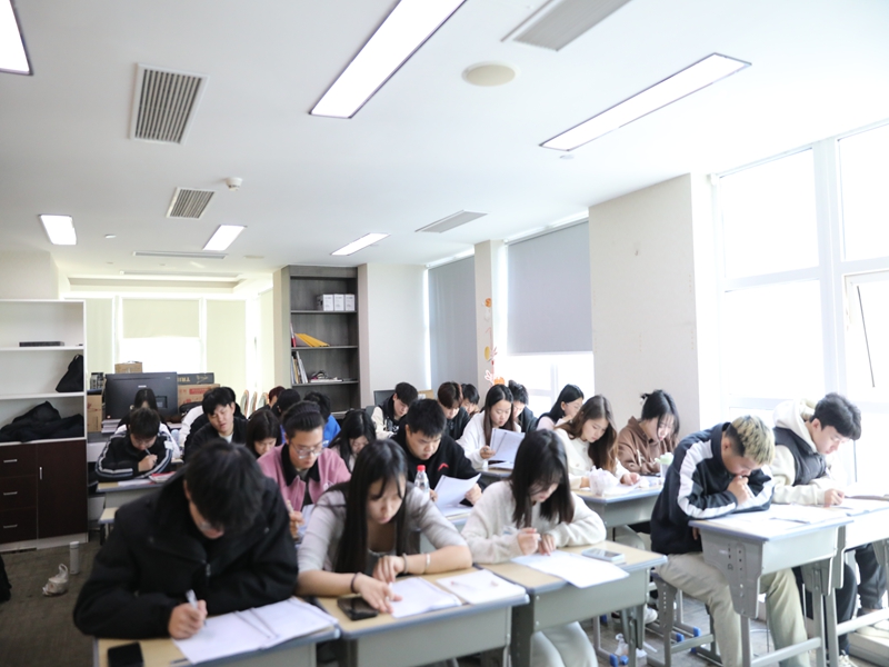 2025屆武漢統(tǒng)招專升本備考選擇初陽教育培訓(xùn)機構(gòu)-圖1