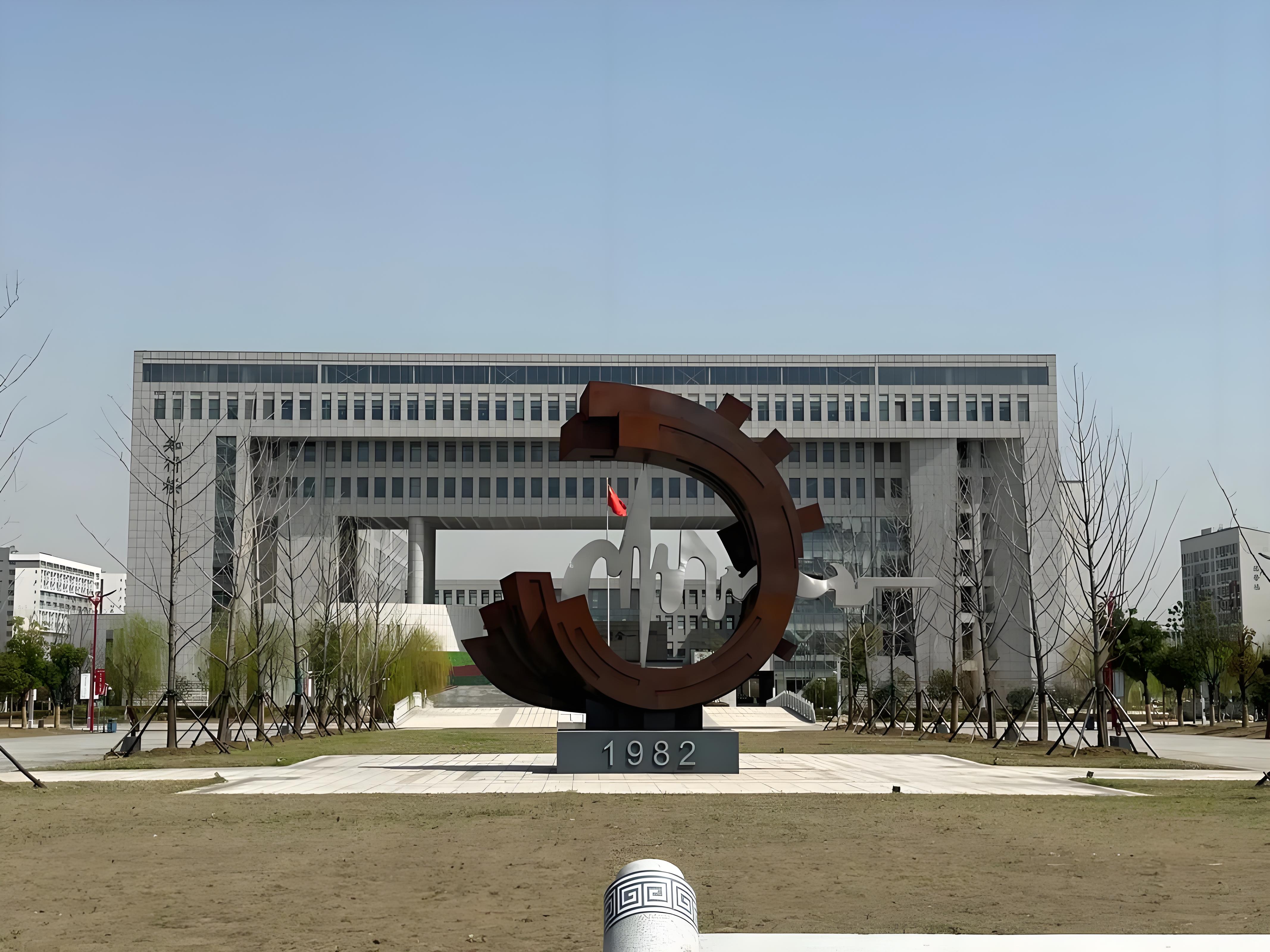 2025年安徽省初中成績(jī)差想當(dāng)兵？合肥技師學(xué)院軍事班家長(zhǎng)最關(guān)心的5個(gè)問(wèn)題-圖1
