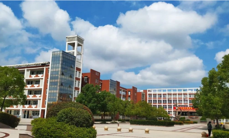 2025年合肥中考500分左右能上圣泉中學(xué)？——肥東圣泉中學(xué)招生簡(jiǎn)介-圖2